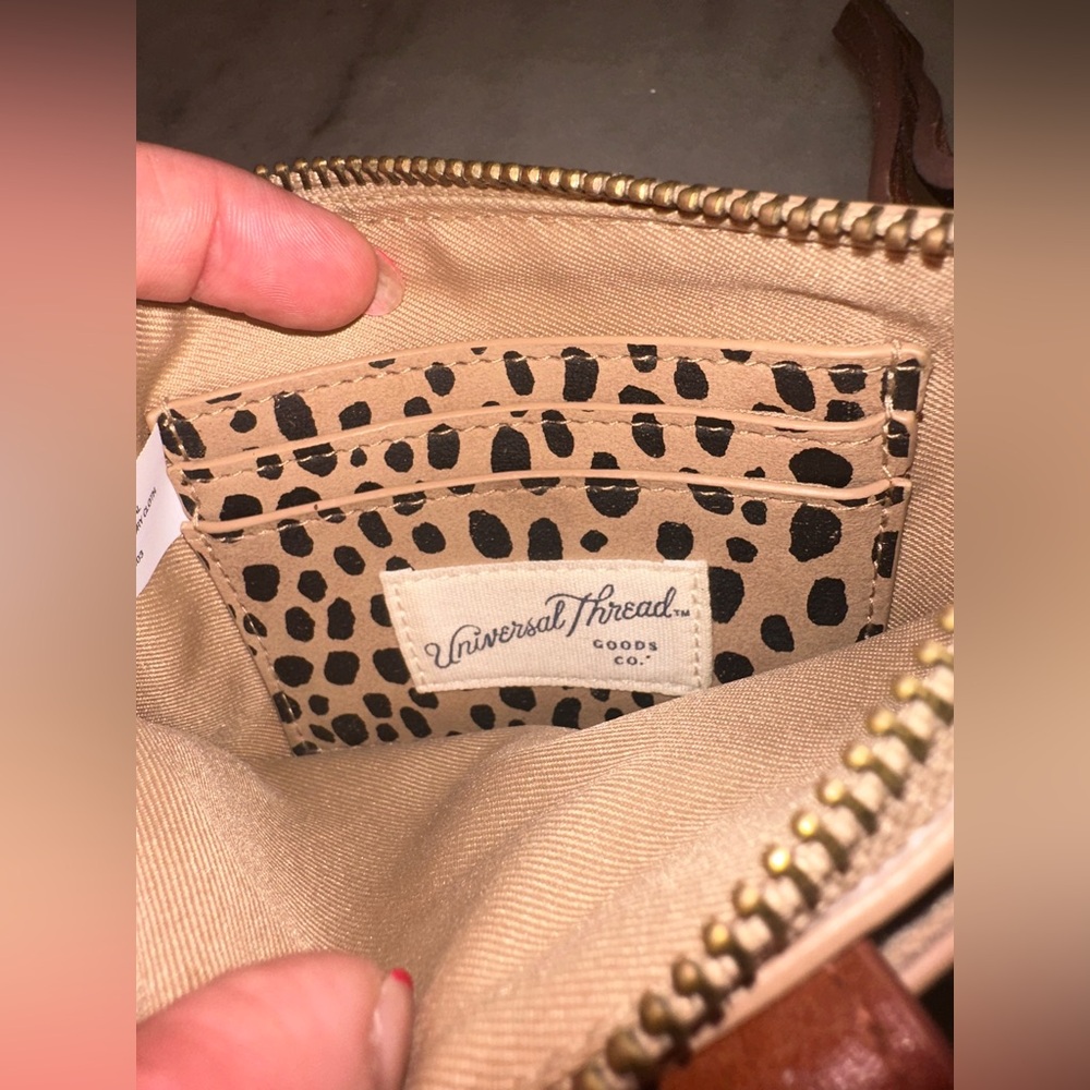 Nwot Universal Threads Leopard Print Wristlet Wit… - image 5